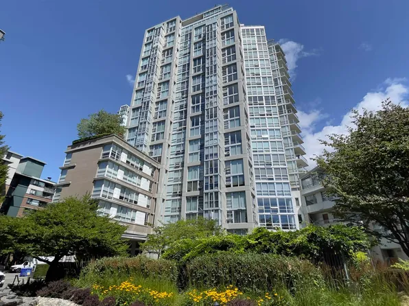 1228 Marinaside Cres #605, Vancouver, BC V6Z 2W4