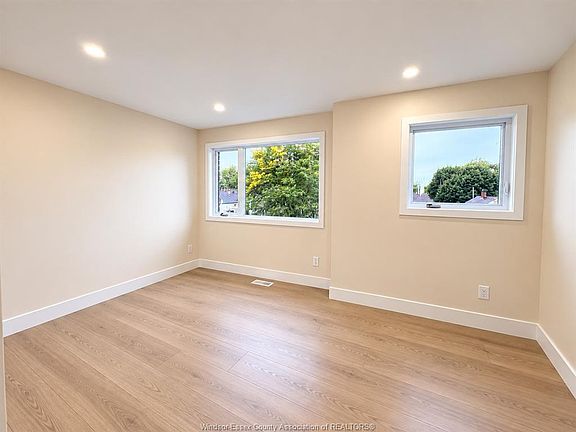 4th image of 2420 Bernard Rd