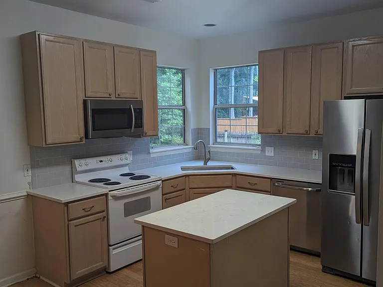 3320 Cedar Creek Ct — Photo 6