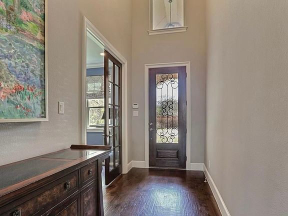 3rd image of 127 Whispering Hills Ct