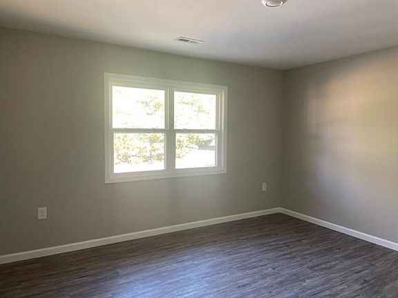 5th image of 1804 Parkwood Ln #16