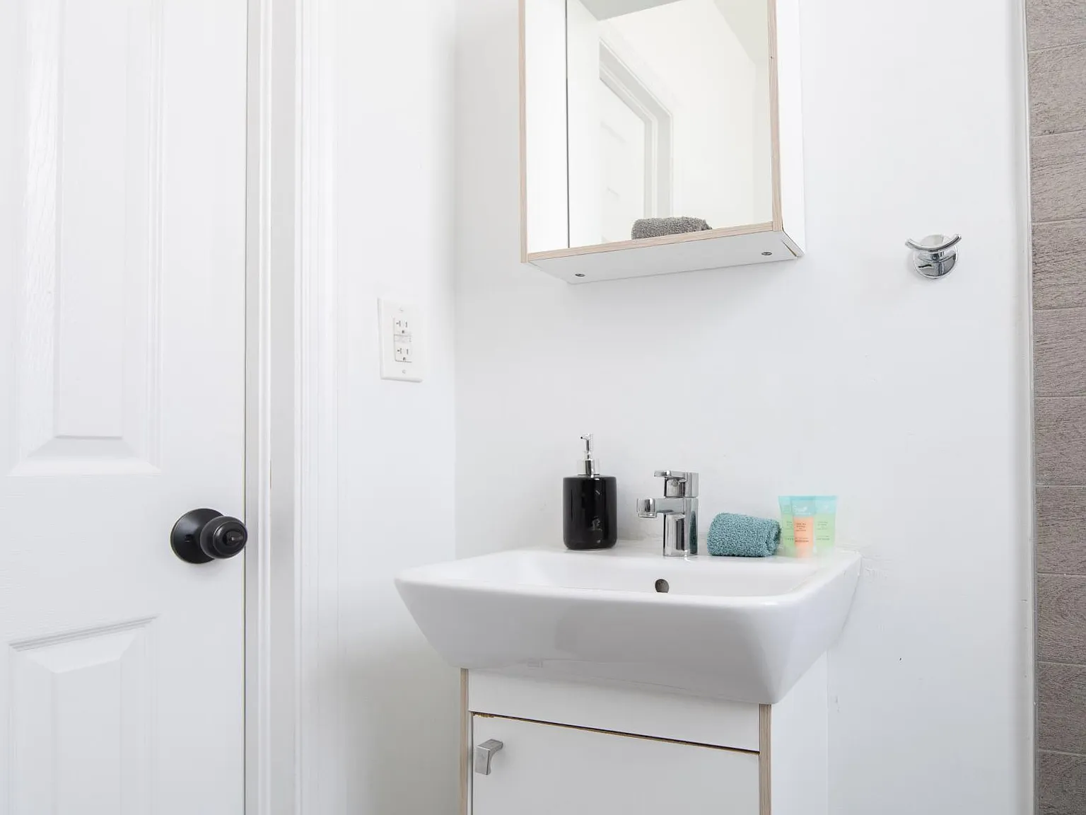 1 bed, 580 sqft, $2,200 — Photo 3