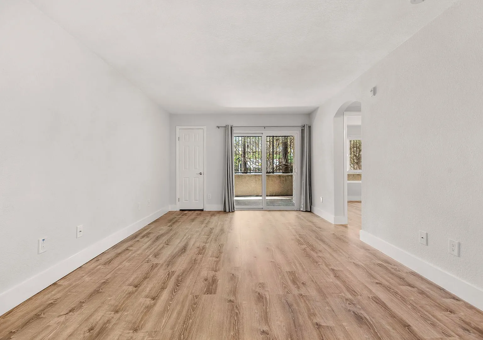 Fully Renovated 2-Bedroom Condo - Everything is NEW! — Photo 4