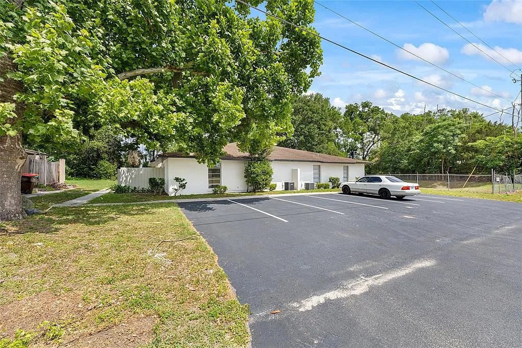 2 bed, 2.0 bath, 3417 sqft, $1,250 — Photo 2
