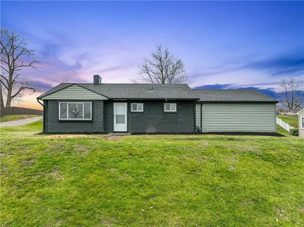 10941 Old Trail Rd, North Huntingdon, PA 15642