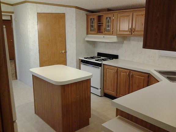 5th image of 65 Cedarwood Dr