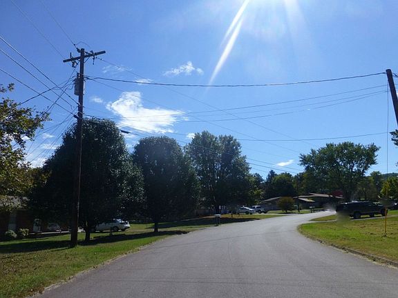 5th image of 7404 Meadowbrook Cir