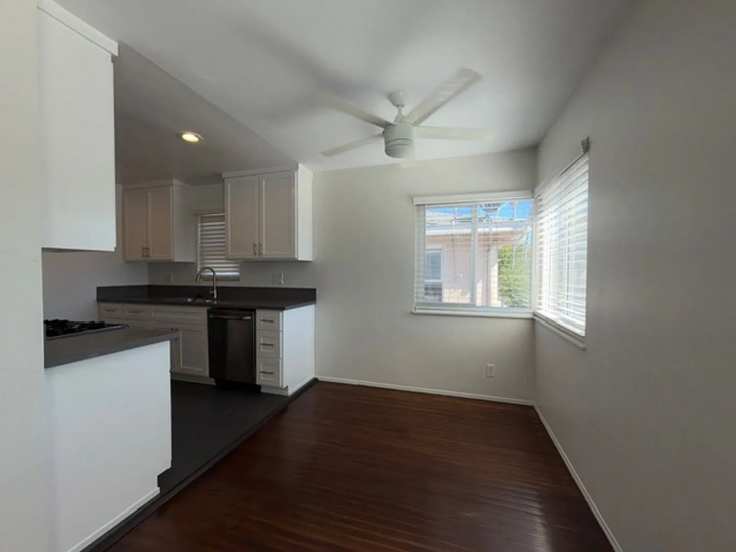 1309 E Appleton Apts — Photo 2