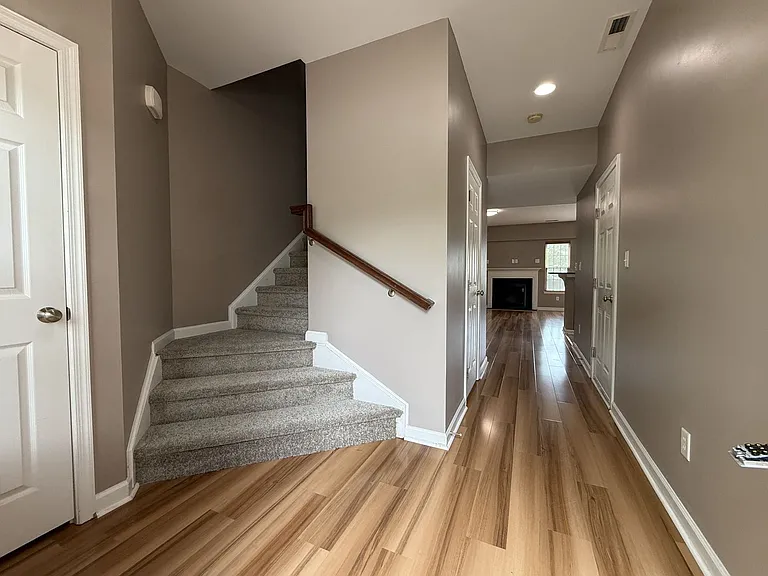 205 Emily Ln — Photo 3