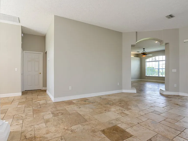 13240 Prince Cir — Photo 3