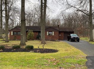 730 The Circle Dr, Lewiston, NY 14092