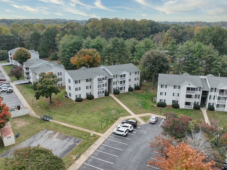 Falcon Pointe Apartments