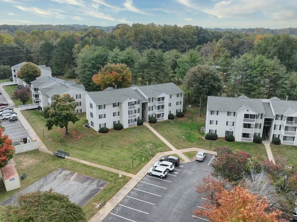 Falcon Pointe Apartments