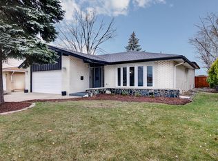 9732 S Kostner Ave, Oak Lawn, IL 60453