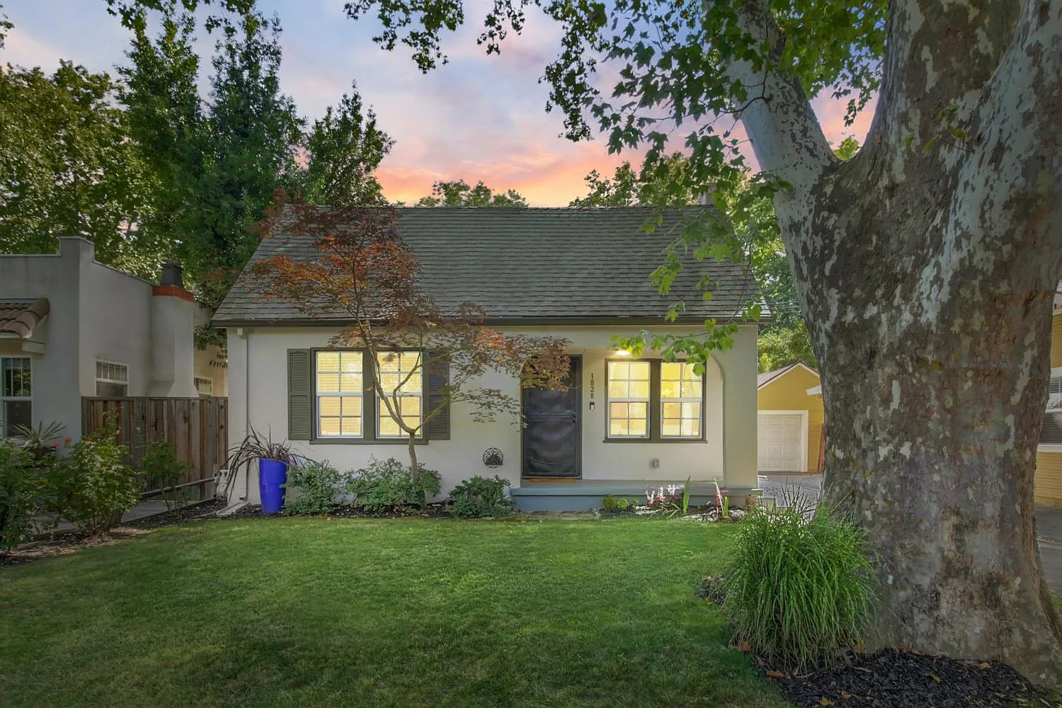 1828 Beverly Way photo 1