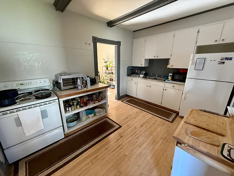 502 W South Ave — Photo 2