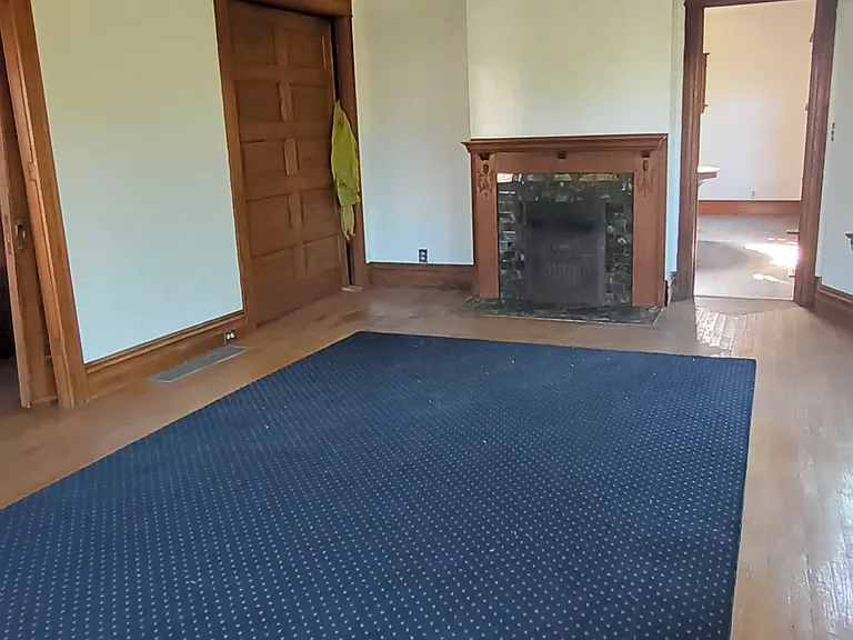 702 S Monroe St — Photo 36