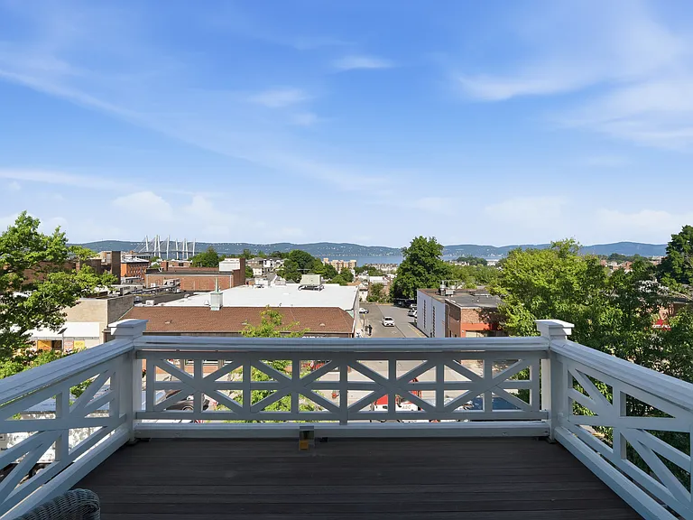 aytime views on your own private deck are just as stunning as night. The perfect place to work from home or just relax and watch the scenery.
