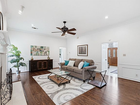 4th image of 137 Lakeview Dr
