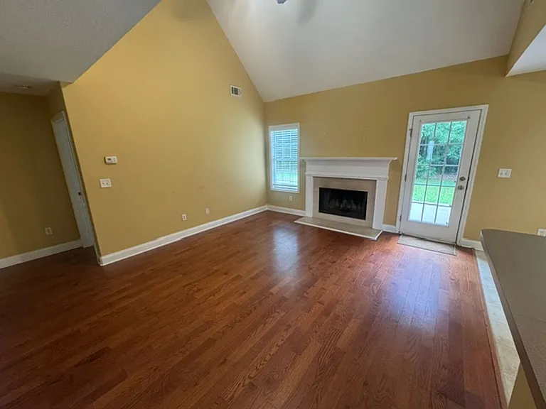 429 Jasmine Cir — Photo 7
