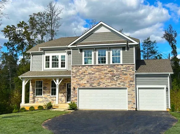 805 Long Meadow Dr, Fredericksburg, VA 22406