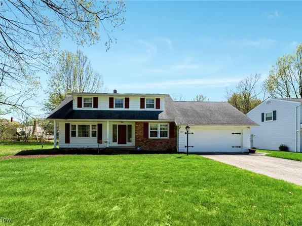 5040 Hartley Dr, Lyndhurst, OH 44124