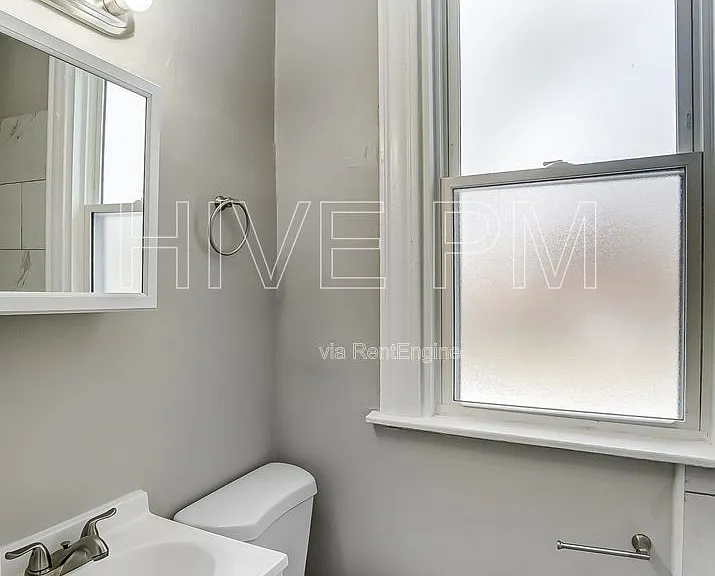1758 Brewster Ave — Photo 15