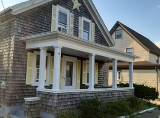 9 Carpenter St, Tiverton, RI 02878