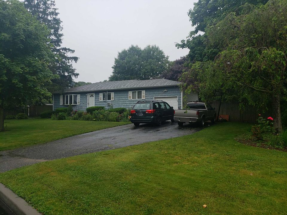 2nd image of 12 Valerie Ln
