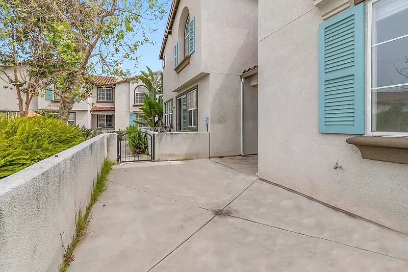 3 bed, 2.5 bath, 1410 sqft, $3,250 — Photo 4