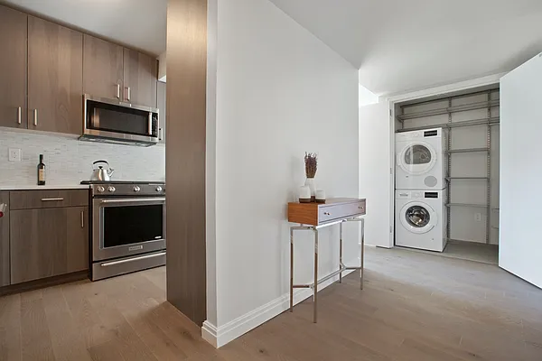 Rented by Greystar | media 51