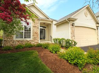 29700 N Environ Cir, Lake Bluff, IL 60044