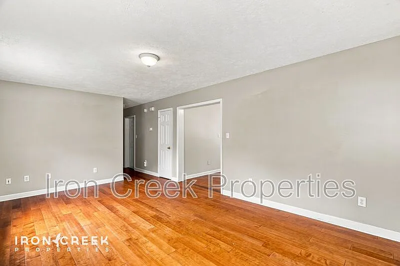 3 bed, 2.0 bath, 1144 sqft, $1,995 — Photo 4