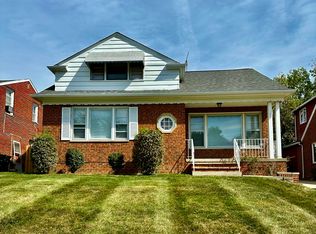 2579 Larchmont Rd, Beachwood, OH 44122