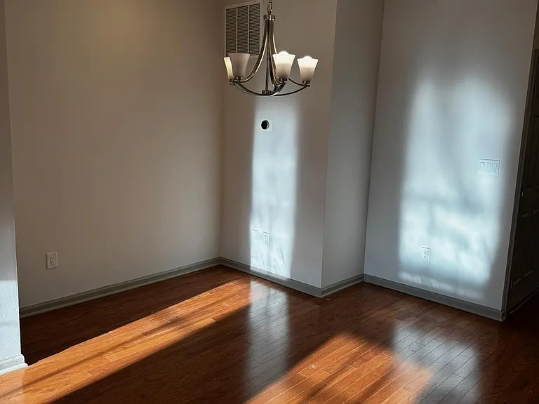 20240 Macglashan Ter #2203 — Photo 8