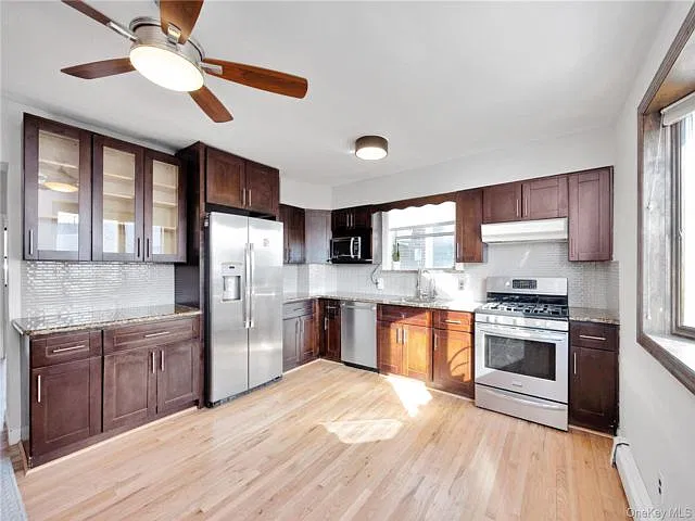 2 bed, 2.0 bath, 1570 sqft, $3,100 — Photo 4