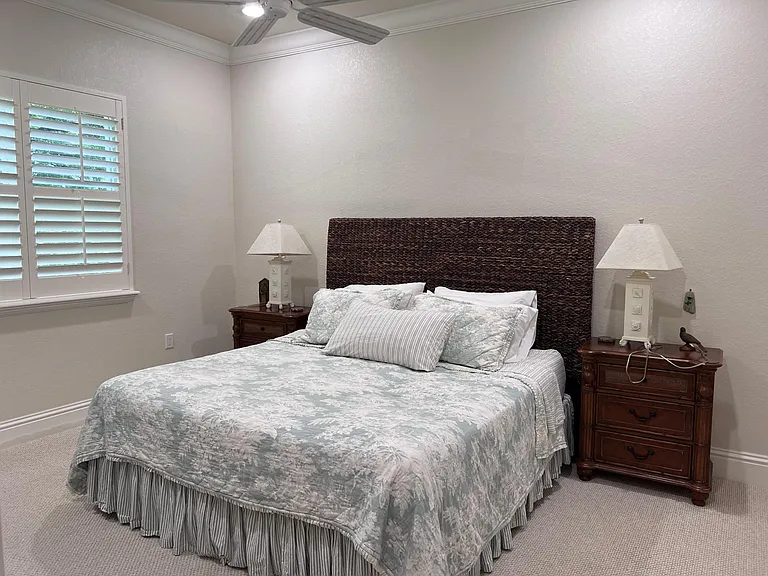 Queen 2nd bedroom