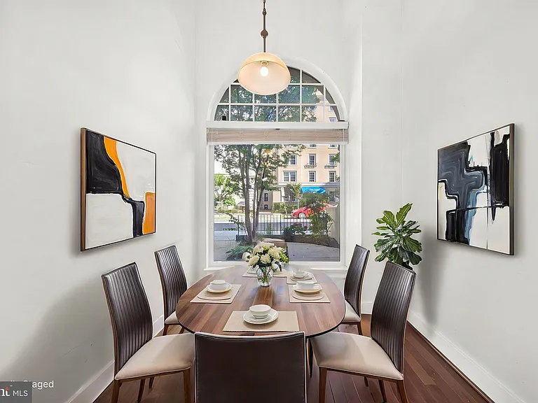 2160 California St NW #101 — Photo 5