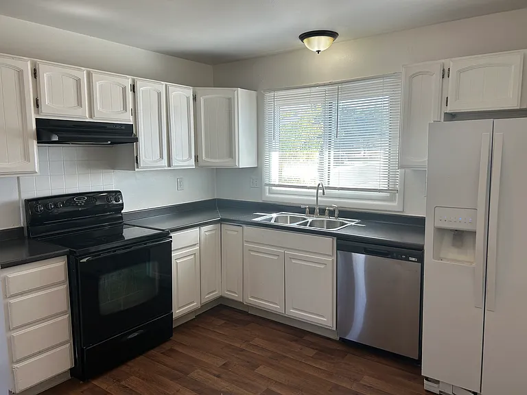 3591 Cleveland Dr #A — Photo 5