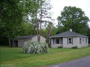 57758 Haines Rd, Three Rivers, MI 49093