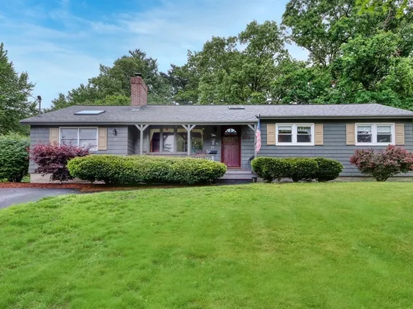 24 Harold St, Chelmsford, MA 01824