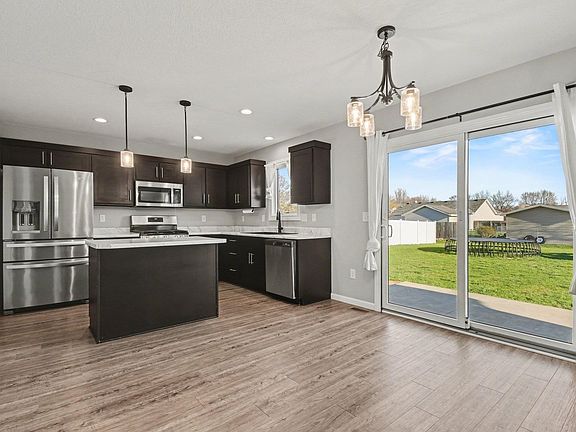 4th image of 107 Pepper Ridge Dr S