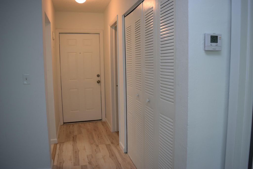 151 SE 6th Avenue Apt 14, photo 2