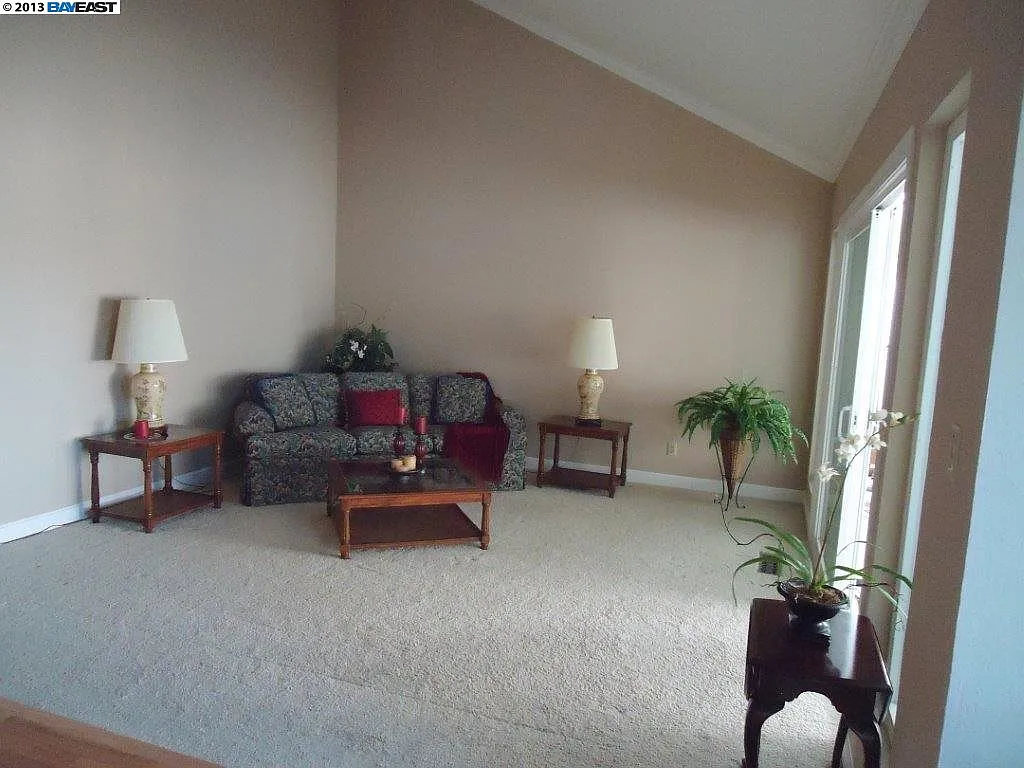 1875 Niagara Dr photo 1