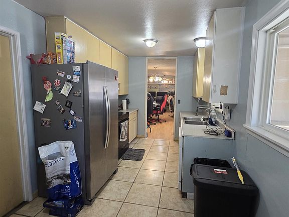 4th image of 524 Woodside Way