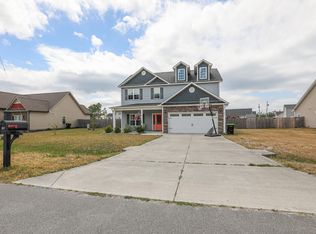267 E Ivybridge Dr, Hubert, NC 28539