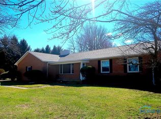 16309 Kellogg Rd, Bowling Green, OH 43402