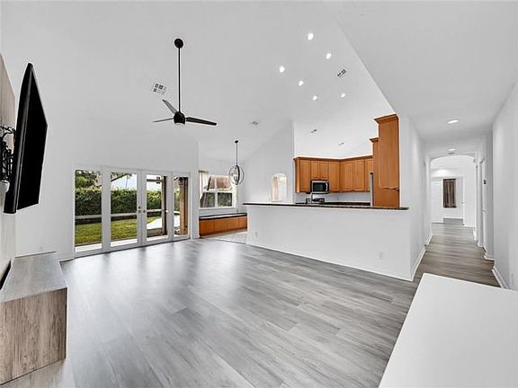 3rd image of 4414 NW 52nd St
