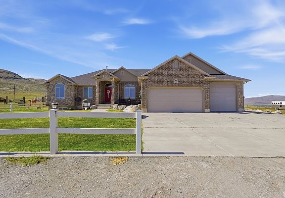 3rd image of 9317 N Sunset Dr