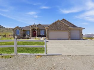 9317 N Sunset Dr, Thatcher, UT 84337